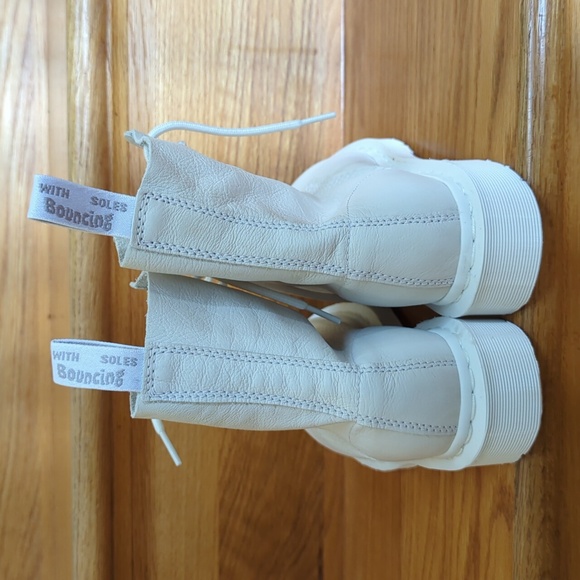 Dr Martens boots - Picture 3 of 13